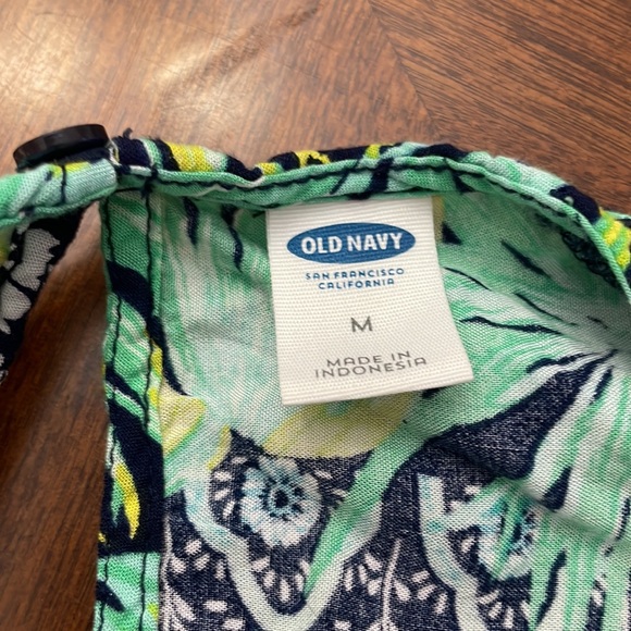 Old Navy sleeveless top, Size M - Picture 4 of 6